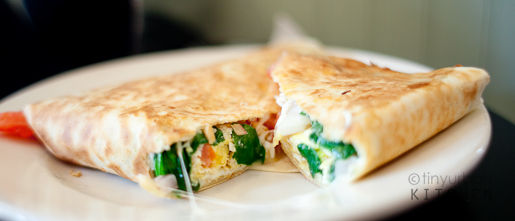 Spinach, egg, peppers crepe
