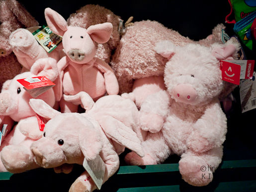 Stuffed pigs