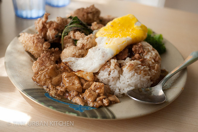 pork chop rice (paigufan)