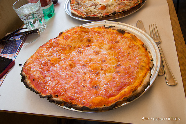 Simple Margherita Pizza from Rome