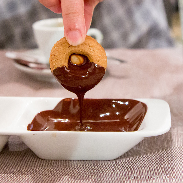 Roscioli cookie and chocolate