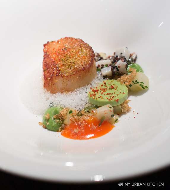 Roasted Scallop and Tartare, Black Quinoa, Fennel adn Ginger Jelly, Red Pepper and Kaffir Lime