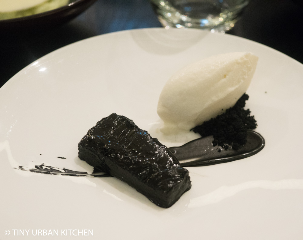 Akrame Hong Kong: Charcoal pineapple with coconut ice cream and charcoal powder