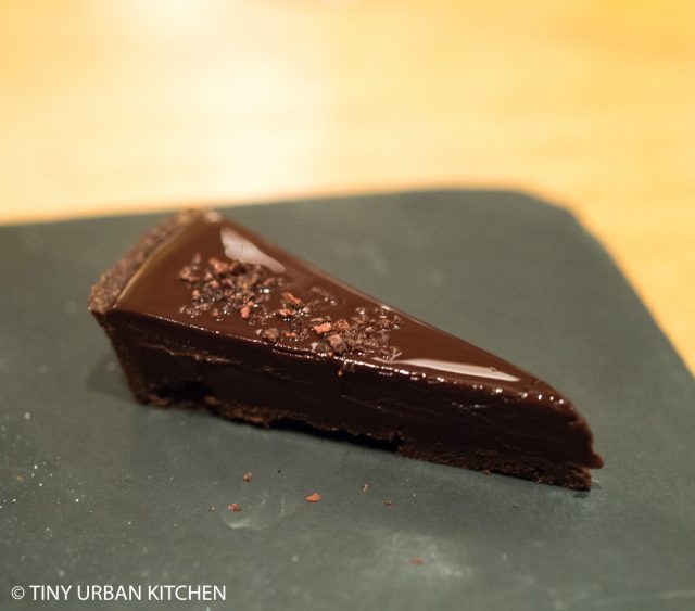 Serge et le Phoque - ume (plum) dark chocolate cake