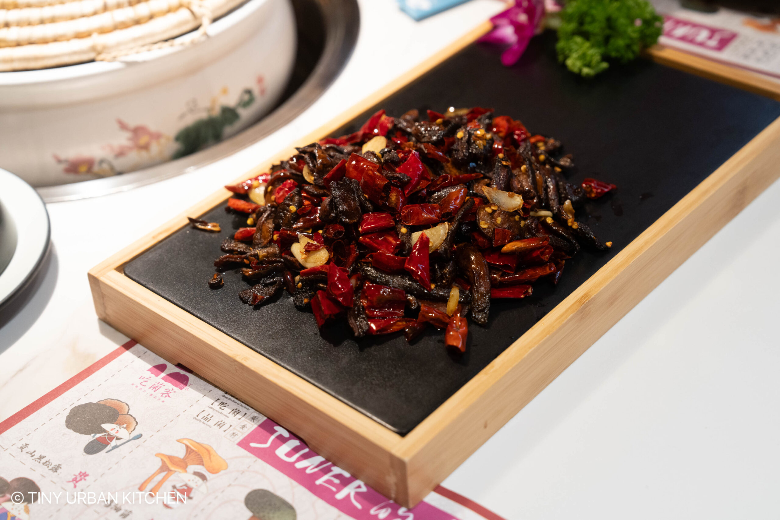 吃菌客：雲南野生菌火鍋 "Chi Jun Ke" Yunnan Mushroom hot pot Lijiang China