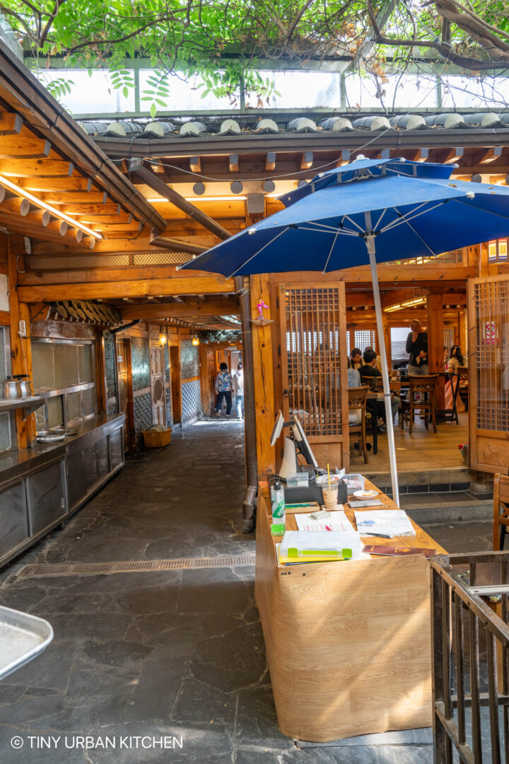 Tosokchon Samgyetang (土俗村蔘雞湯)