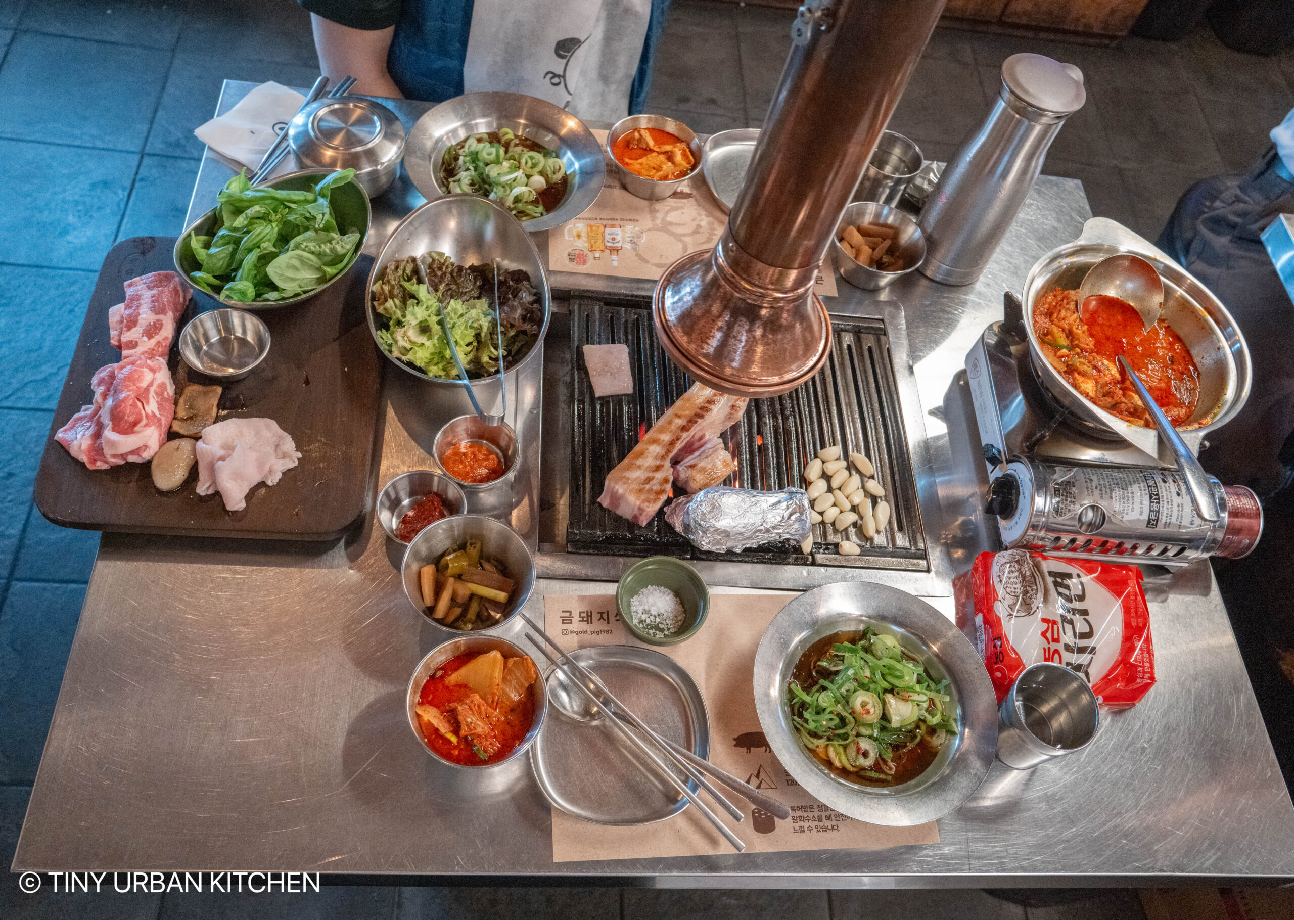 Geumdwaeji Sikdang Golden Pig Seoul Korea